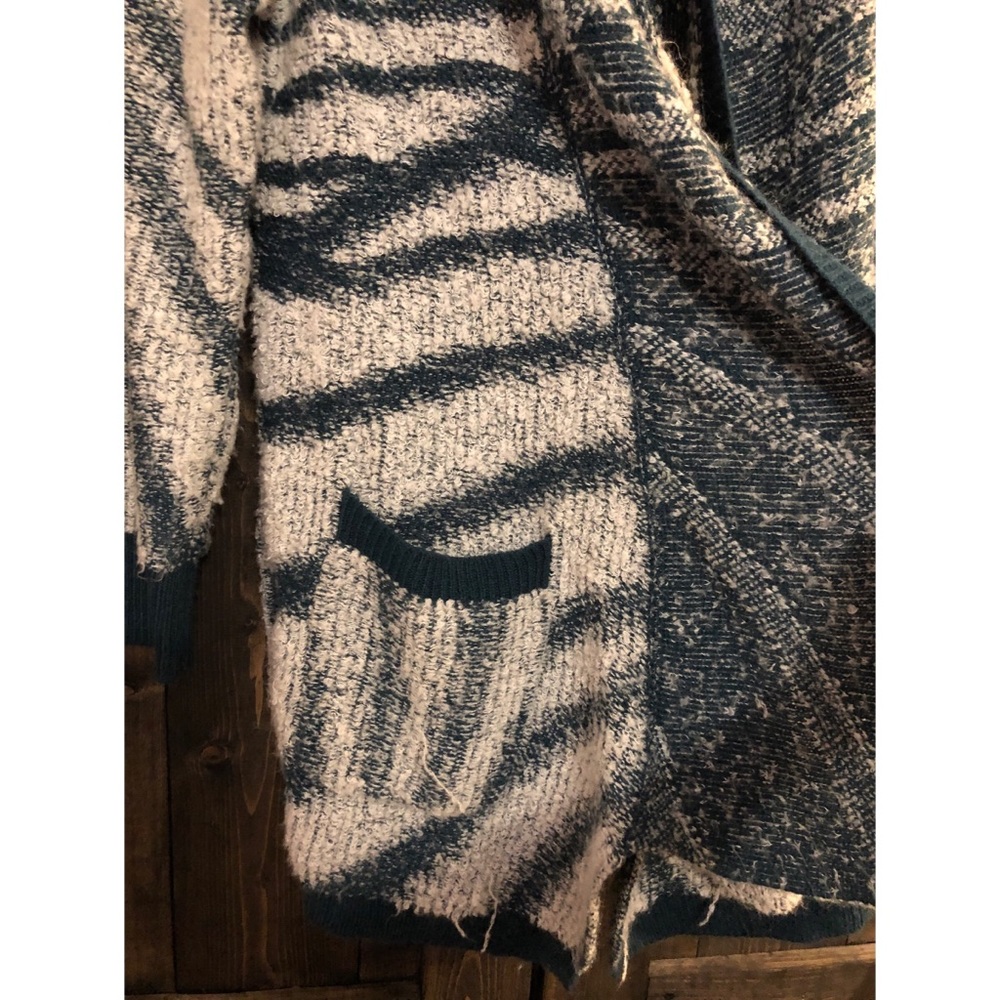 Sweater - Picture 2 of 4